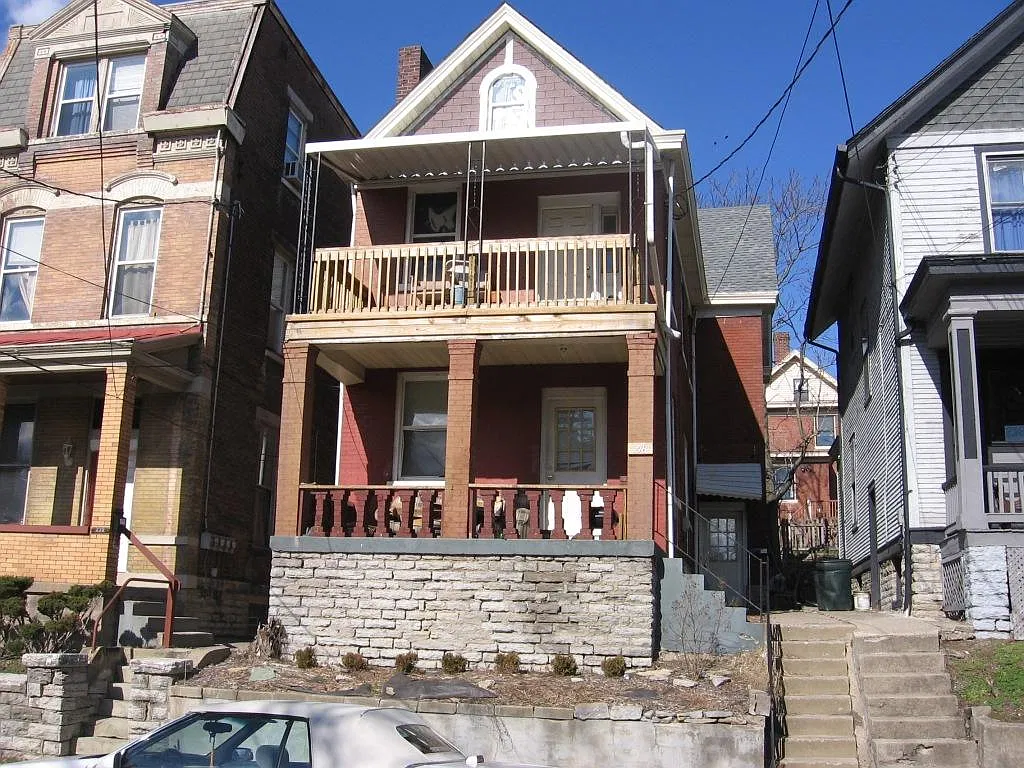 6 bed, 3000 sqft, $3,900 — Photo 1