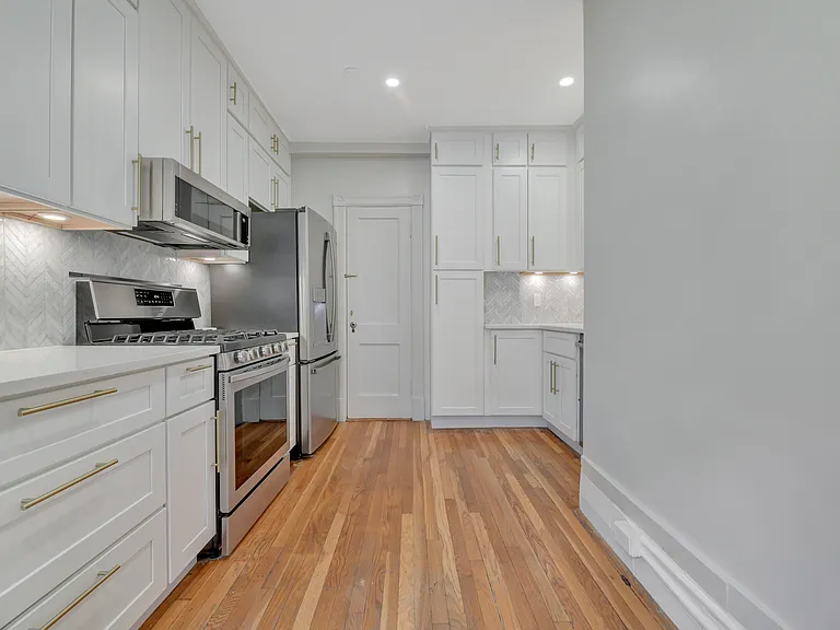 5112 Connecticut Ave NW #211 — Photo 3