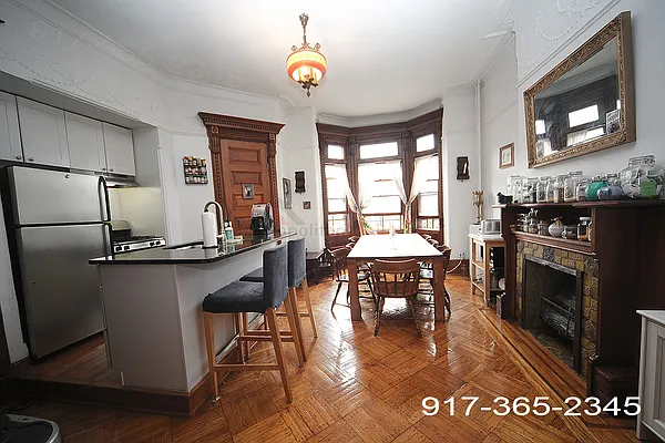 Rented by Metropolitan Realty | media 20