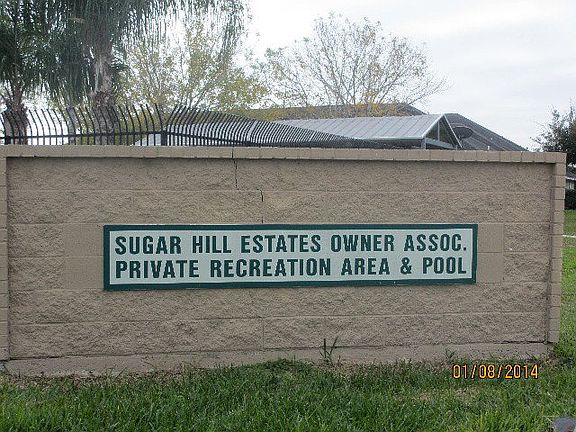 2nd image of 903 Stonehaven Blvd