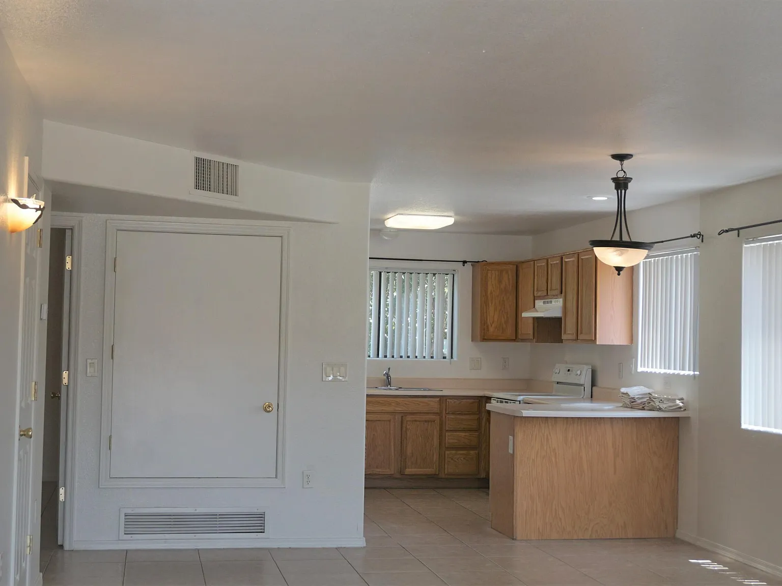 4410 Buena Loma Way — Photo 4