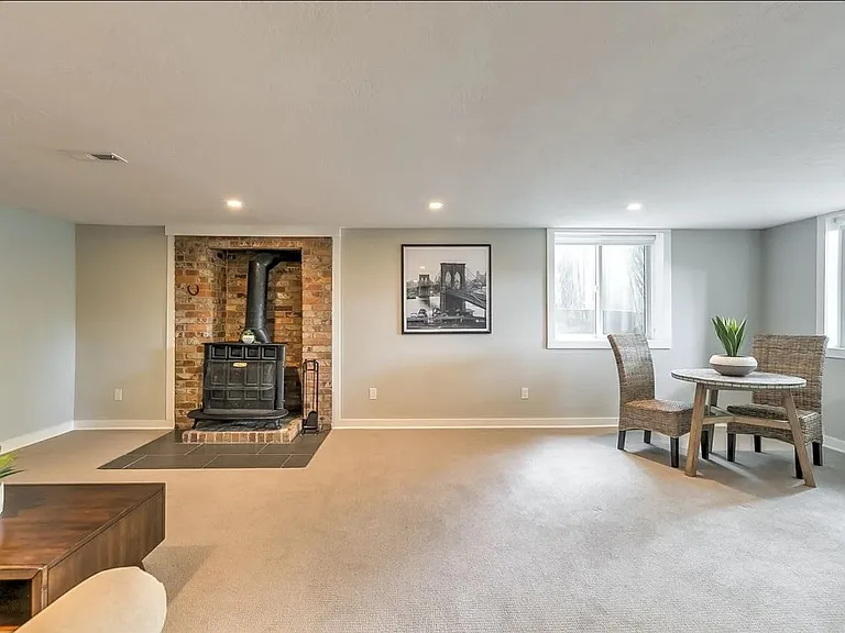 1321 S Pacific St — Photo 19