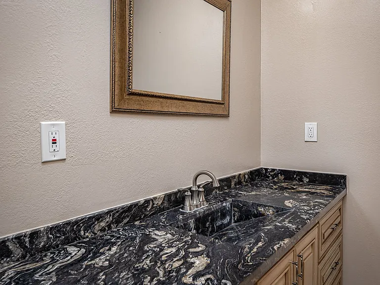 101 Margaret Ln — Photo 14