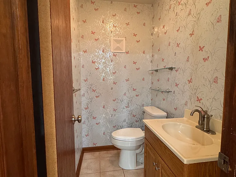1739 Wendy Ln — Photo 17