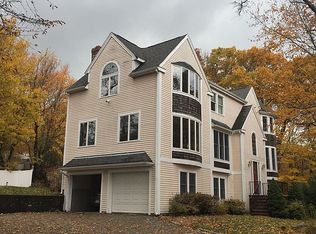 10 Heritage Ln, Cohasset, MA 02025