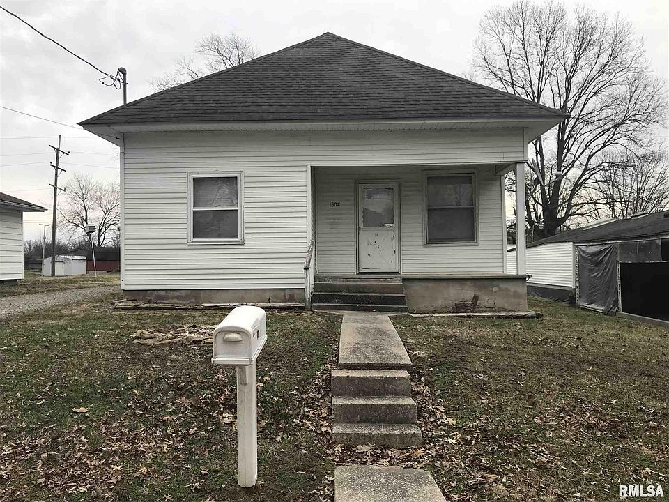 1st image of 1307 Barham Ave