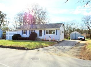 29 Circle Dr, Mansfield, CT 06250