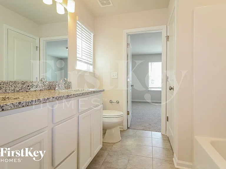304 Ashborne Ln — Photo 13