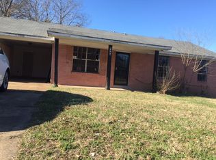 2892 Lake Park Rd, Memphis, TN 38127