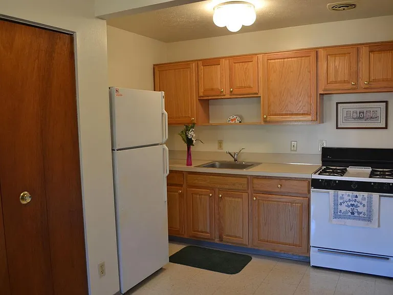 Willo Vu Apartments of Eastlake — Photo 8