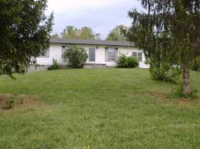 2nd image of 440 Doty Chapel Rd