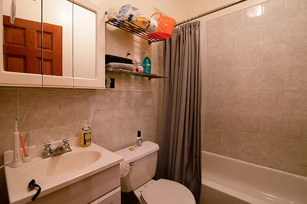 Rented by Isaac Silberstein, LREB | media 13