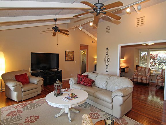 Living Room - office behind