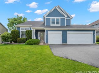 789 Williamstown Dr, Carol Stream, IL 60188