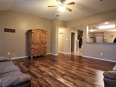1st image of 2122 Pine Knoll Way