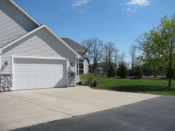 4th image of 2430 Cherrywood Ln #2