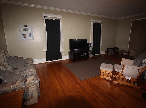 3rd image of 1618 5th Ave N