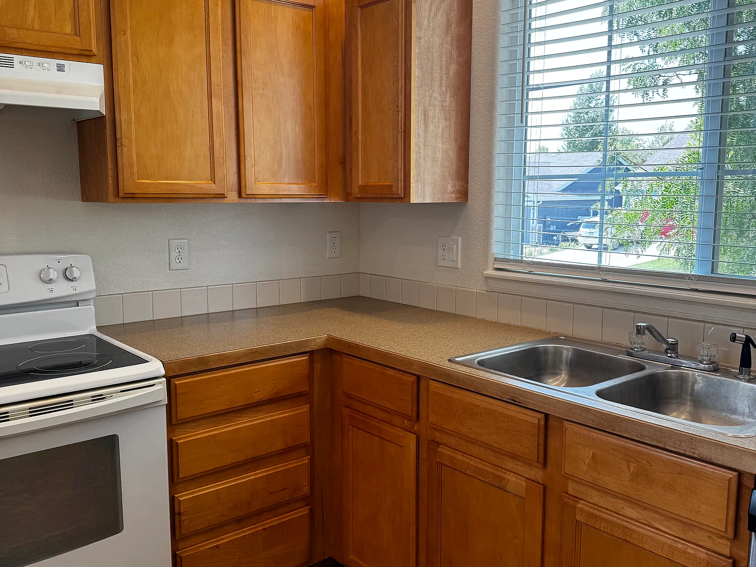 3 bed, 2.5 bath, 1568 sqft, $2,600 — Photo 4