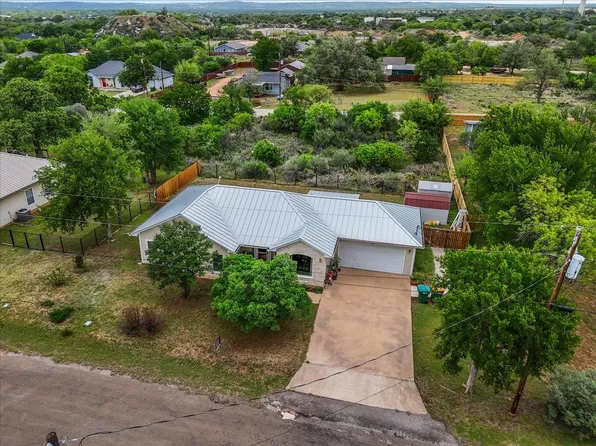 128 W Persimmon Dr, Marble Falls, TX 78654