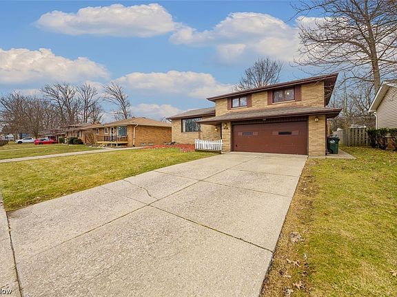 3rd image of 2207 Oaklawn Dr