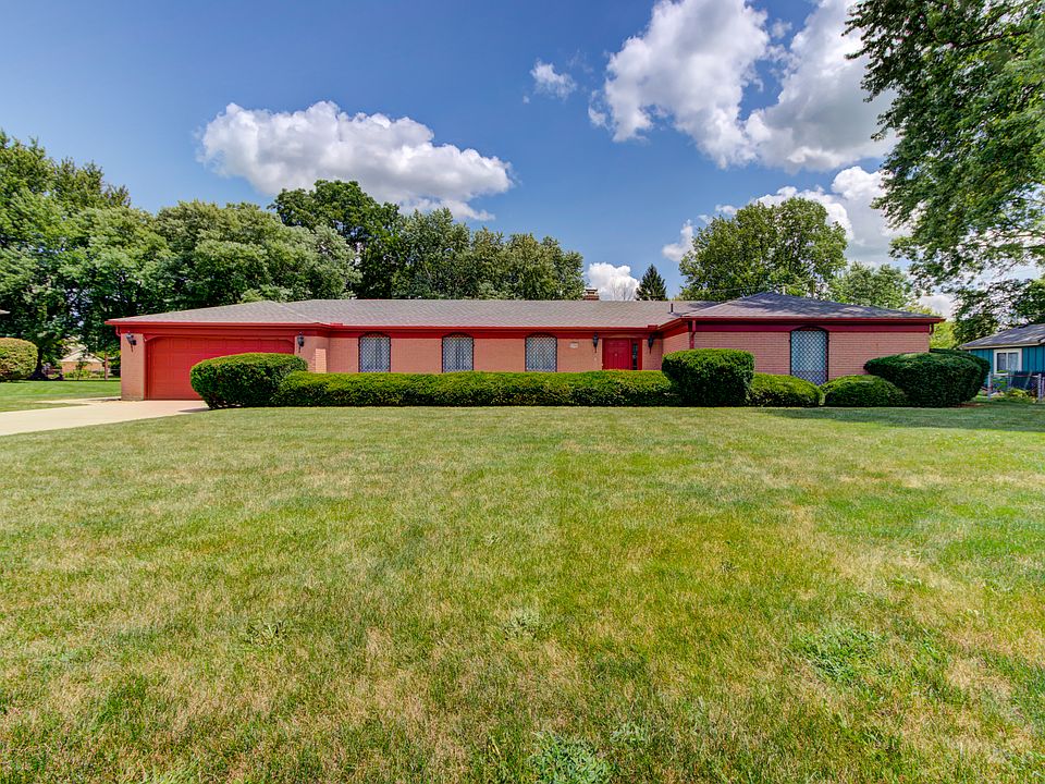 1st image of 2394 Banyon Dr