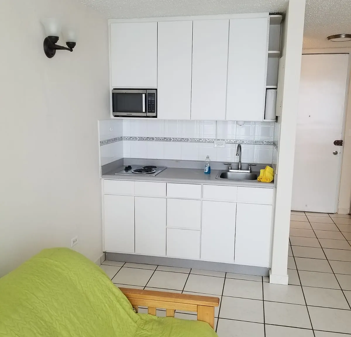 Studio, 322 sqft, $975 — Photo 1