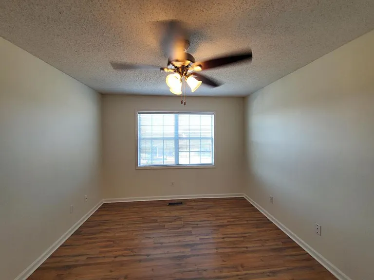 211 Wakefield Way — Photo 33