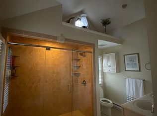 638 Orchard St, Trumbull, CT 06611