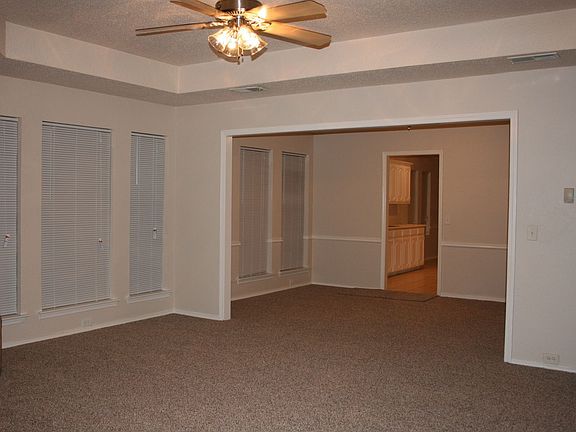 4th image of 4002 Angelina Dr