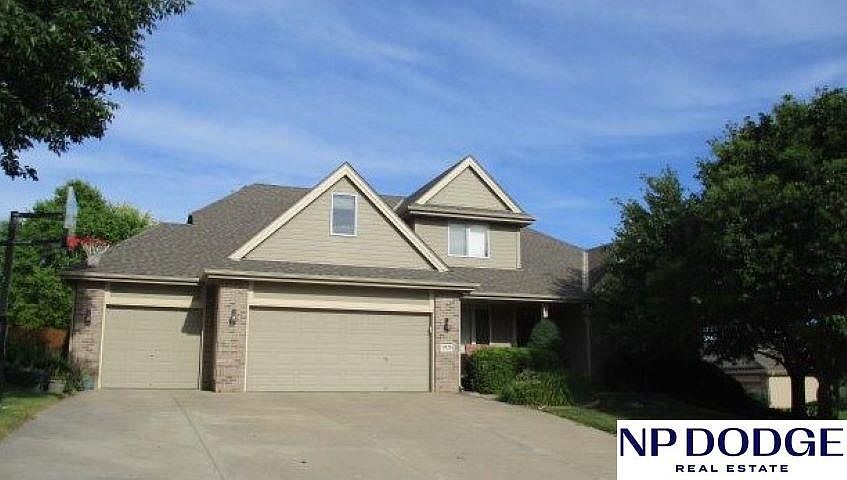 1st image of 3920 N 160th St