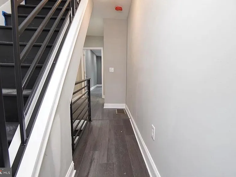 3040 W Berks St — Photo 13