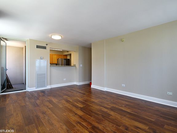 3rd image of 345 N La Salle Dr APT 1703
