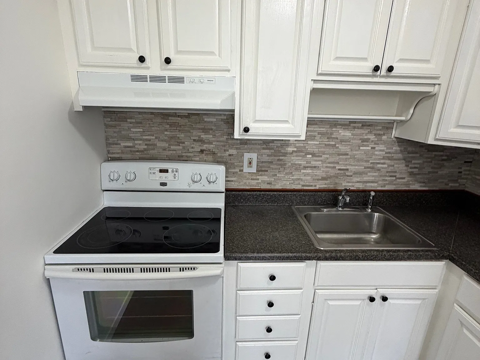227 Whiteland Avenue — Photo 4