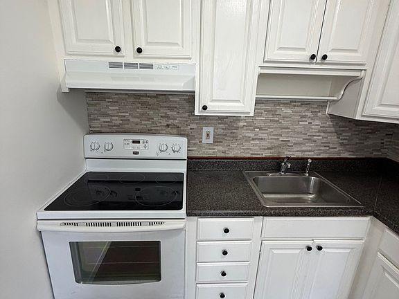 4th image of 227 Whiteland Ave