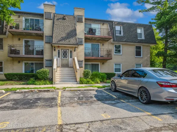 814 N River Rd APT 2C, Mount Prospect, IL 60056