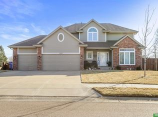 323 Pheasant Run Ln, Papillion, NE 68046