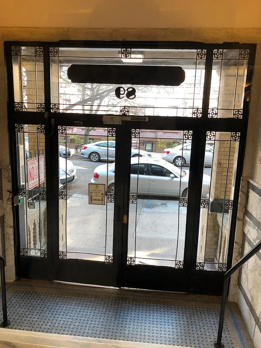 Vestibule - 89 Wayne St