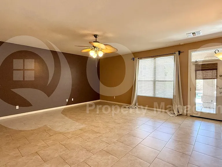 2714 E Birchwood Pl — Photo 5