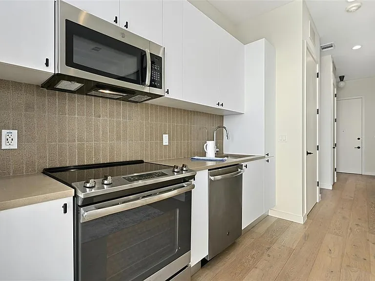 800 Embassy Dr #507 — Photo 7