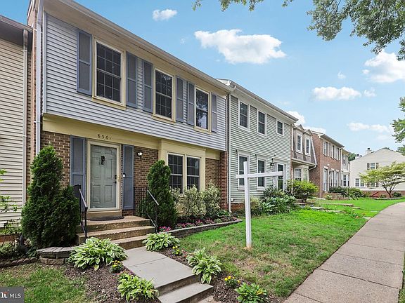 3rd image of 8561 Dellway Ln