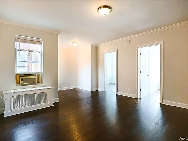 196 Martine Ave #3C — Photo 2