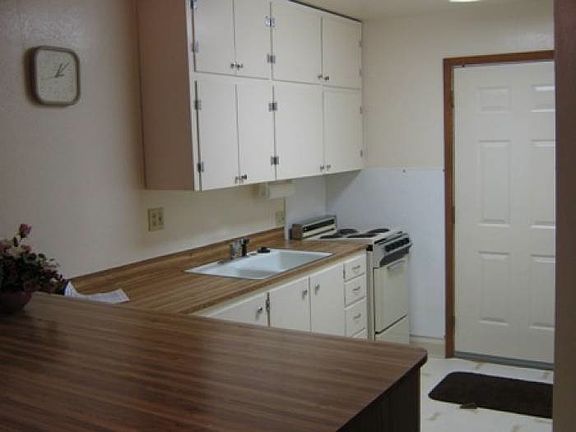 3rd image of 718 W Pine St APT B