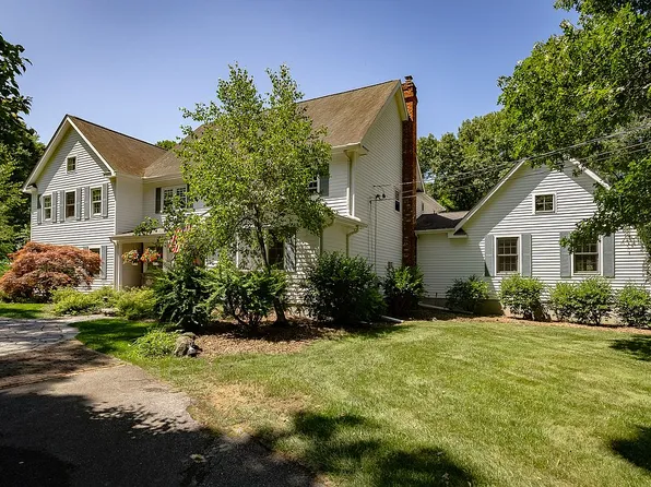 18 Innsbruck Blvd, Hopewell Junction, NY 12533