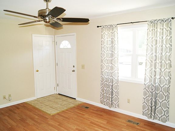 2nd image of 464 Odin Dr