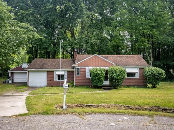 21240 Donovan Ct, Southfield, MI 48075