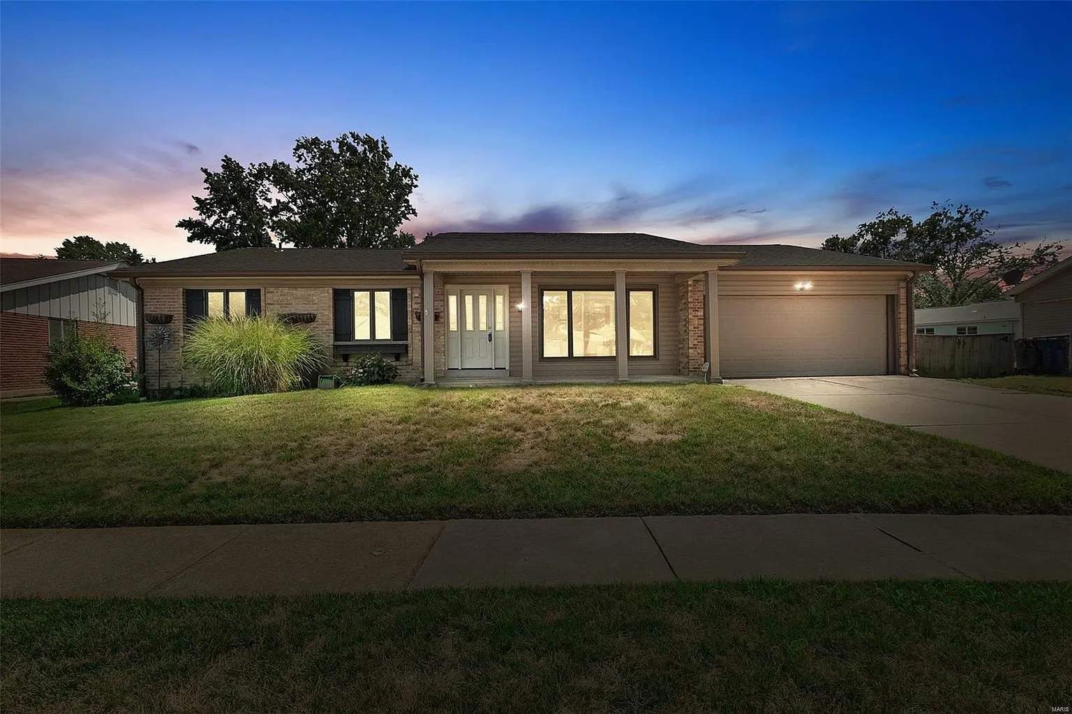 2846 Flameglow Dr photo 1