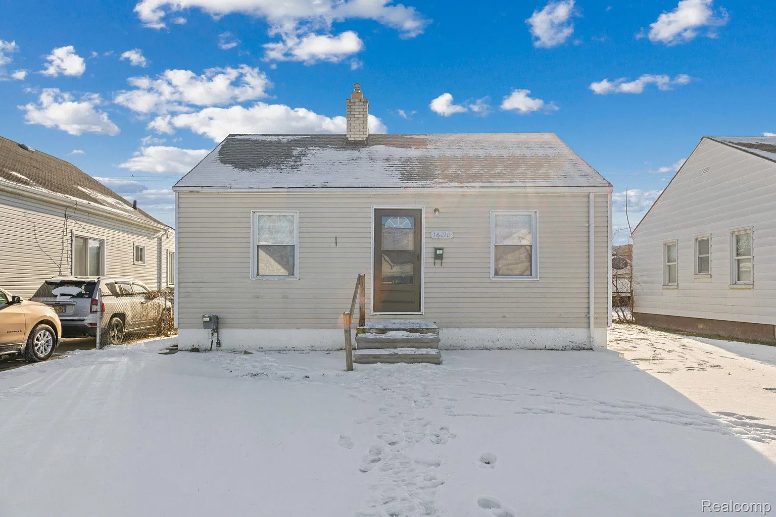 16210 Evergreen Ave photo 1