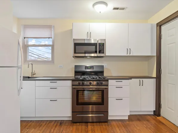 2318 N Sacramento Ave, Chicago, IL 60647