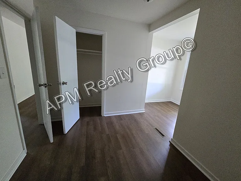 27 Bethune Ct — Photo 1