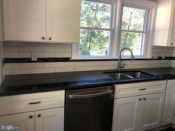 4th image of 11426 Meadowlark Dr